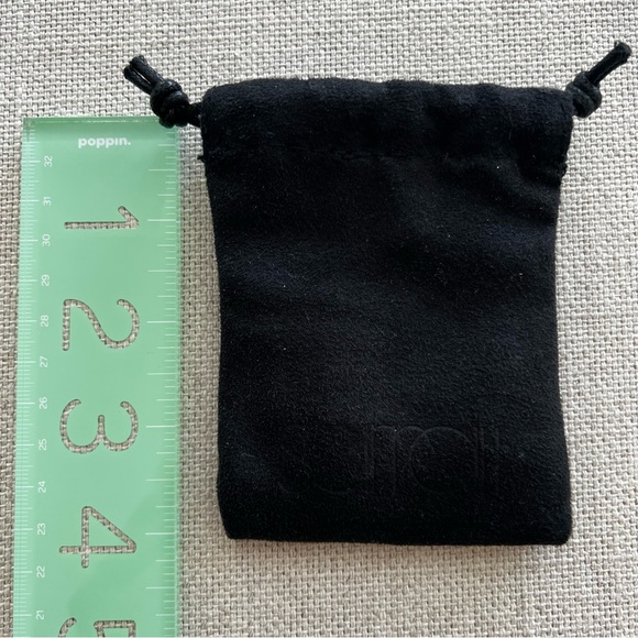 SURRATT Small Microfiber Velvet Drawstring Pouch - Picture 2 of 2